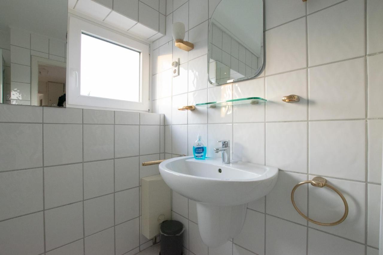 Raj Living - 1 , 3 And 4 Room Apartments - 20 Min Messe Dus & Airport Dus Meerbusch Bagian luar foto