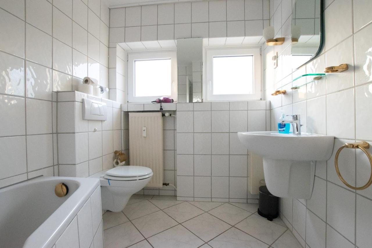 Raj Living - 1 , 3 And 4 Room Apartments - 20 Min Messe Dus & Airport Dus Meerbusch Bagian luar foto